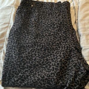 Terra & Sky Black Leopard Print Jeggings 4x 28/30